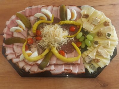 Fleisch- und Käseplatten