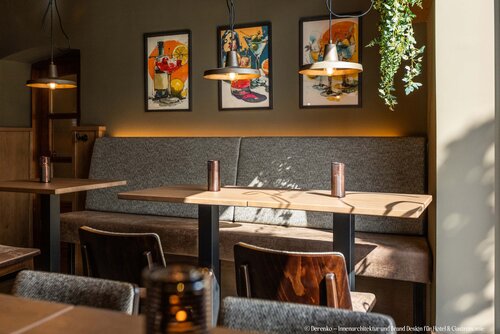 Johann's Restaurant & Bar