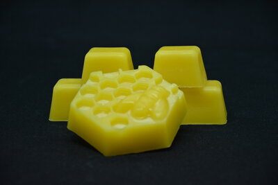 Deckelwachs für Kosmetik