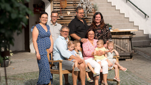 Familienfoto © Winzerhof Holzheu Familie Heigl