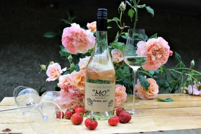 MO demi sec sprudeln auf fruchtigstem Niveau! 100% Erdbeer tauglich