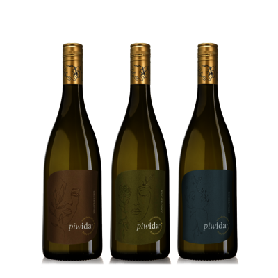 Drei Flaschen PIWIDA Weine