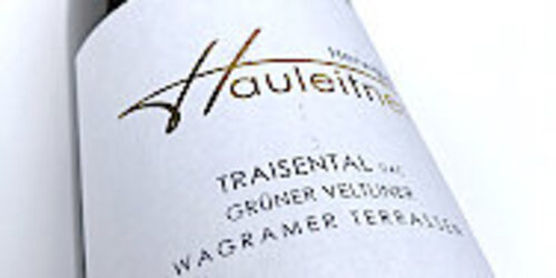 Weinflasche mit Logo Hauleitner