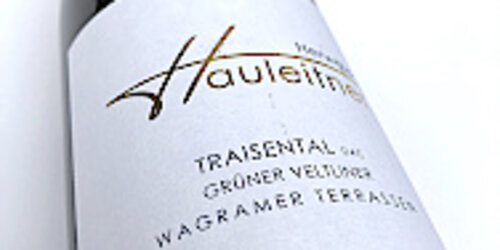 Weinflasche mit Logo Hauleitner