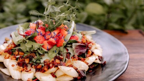 Teller mit verschiedenen Leckereien