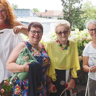 Offener Kleiderschrank in Zwentendorf