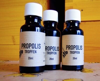 Bio-Propolistropfen (22% in Alkohol)