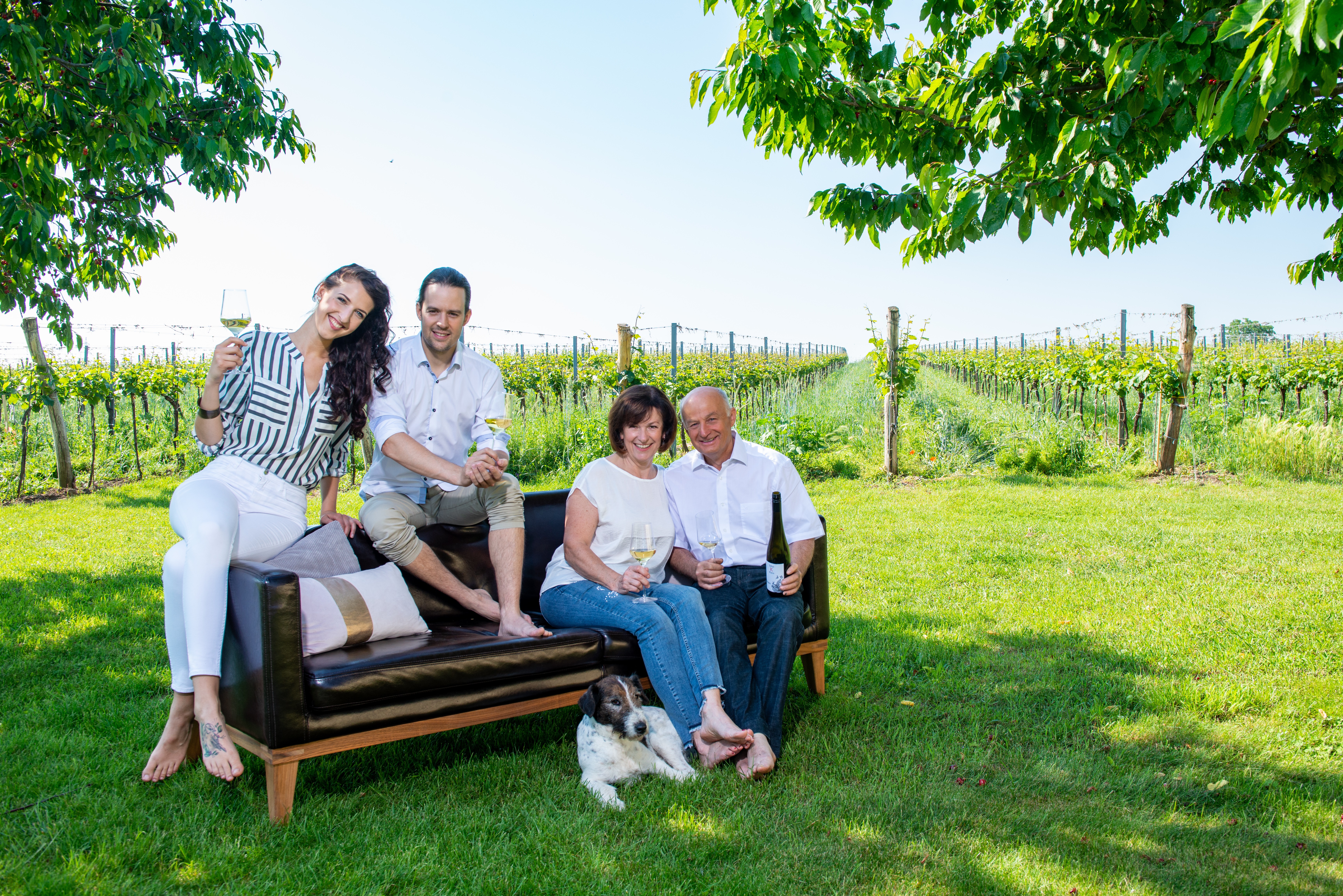 Die Familie Klein im Weingarten: Stefanie, Julius, Erika, Julius